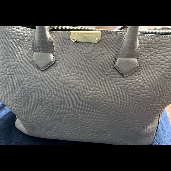 Authentic BURBERRY Dewsburry Convertible Tote Check Embossed Leather Medium Size - Picture 8 of 12